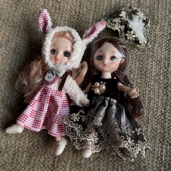 💕Posable Miniature Dolls Set - Pink, Black, Yellow, White ~ Brand New - Picture 2 of 11